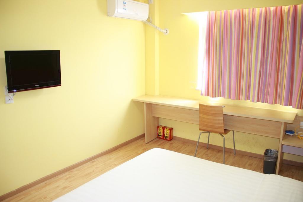 7Days Premium Chongqing Hongqihegou Hotel Kültér fotó